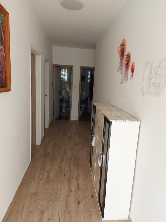 Apartment Valeria Лопар Экстерьер фото