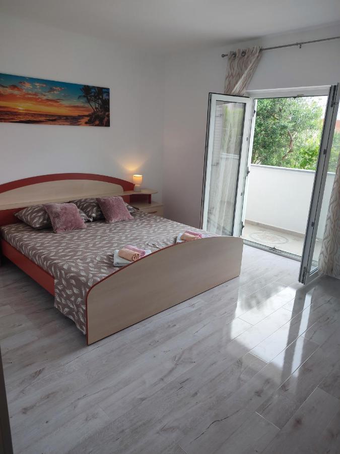 Apartment Valeria Лопар Экстерьер фото
